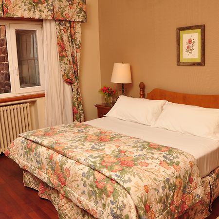 Llao Llao Resort, Golf-Spa San Carlos de Bariloche Cameră foto A guest room at the hotel