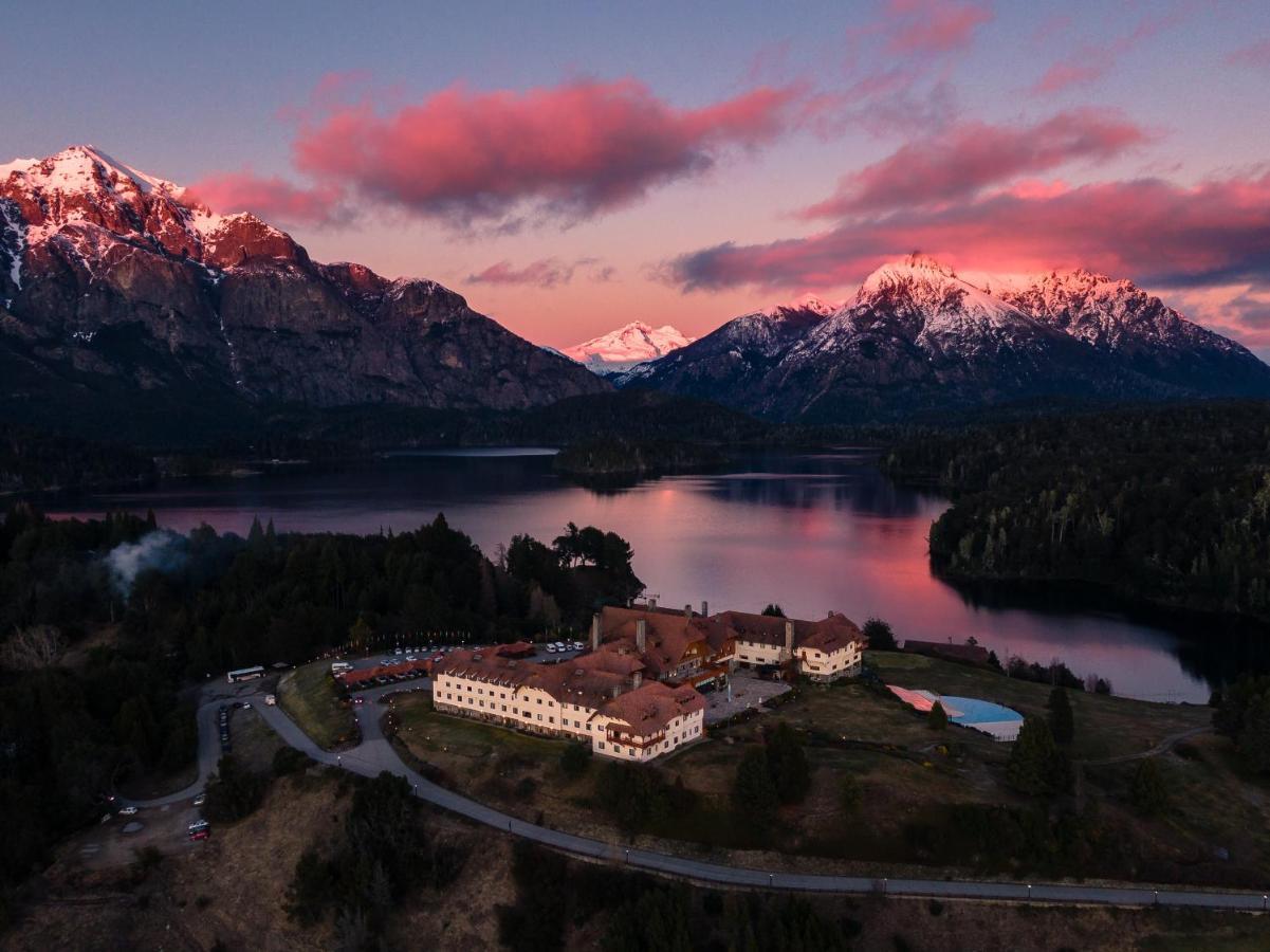 Llao Llao Resort, Golf-Spa San Carlos de Bariloche Exterior foto Aerial view of the hotel