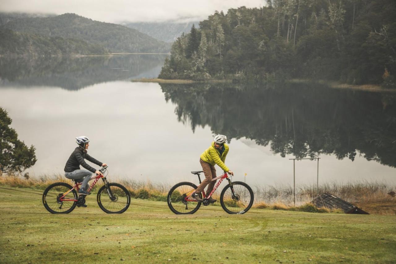 Llao Llao Resort, Golf-Spa San Carlos de Bariloche Exterior foto Mountain biking at Lake Waikare
