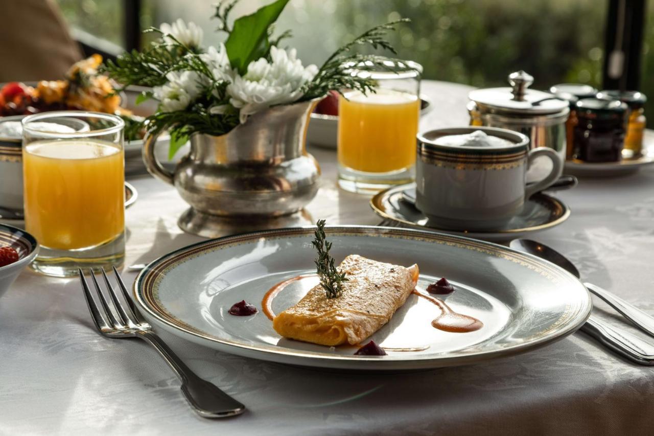Llao Llao Resort, Golf-Spa San Carlos de Bariloche Exterior foto A breakfast table