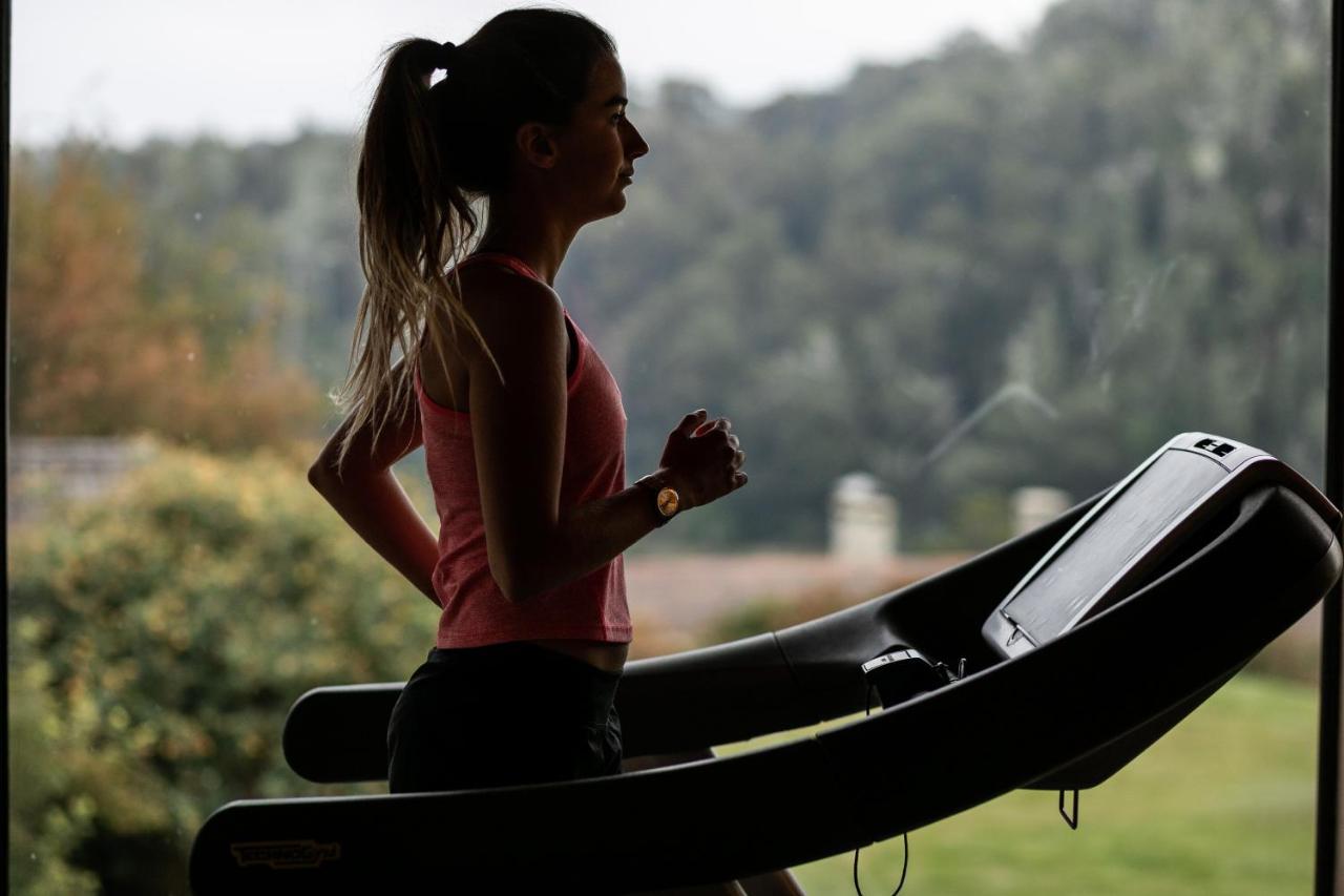 Llao Llao Resort, Golf-Spa San Carlos de Bariloche Exterior foto A woman exercising on a treadmill