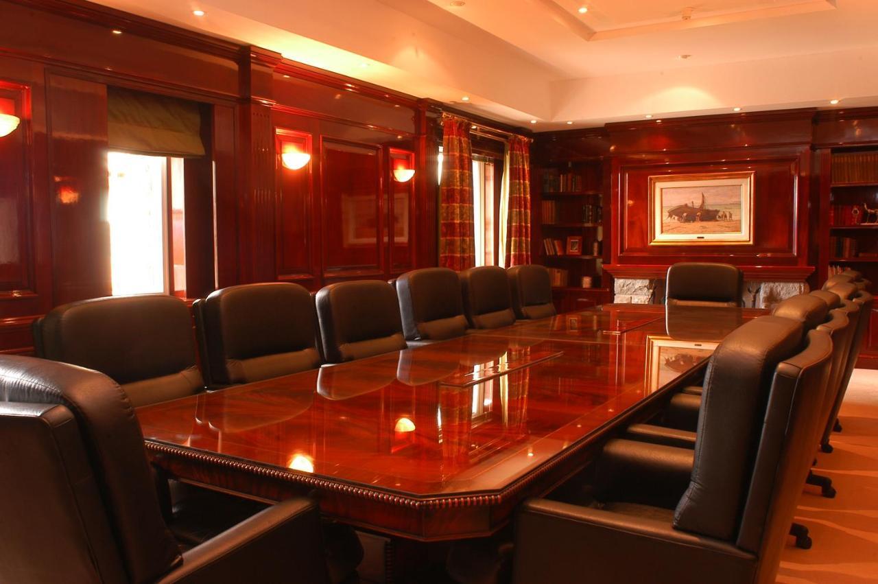Llao Llao Resort, Golf-Spa San Carlos de Bariloche Exterior foto The boardroom of the National Bank of Canada