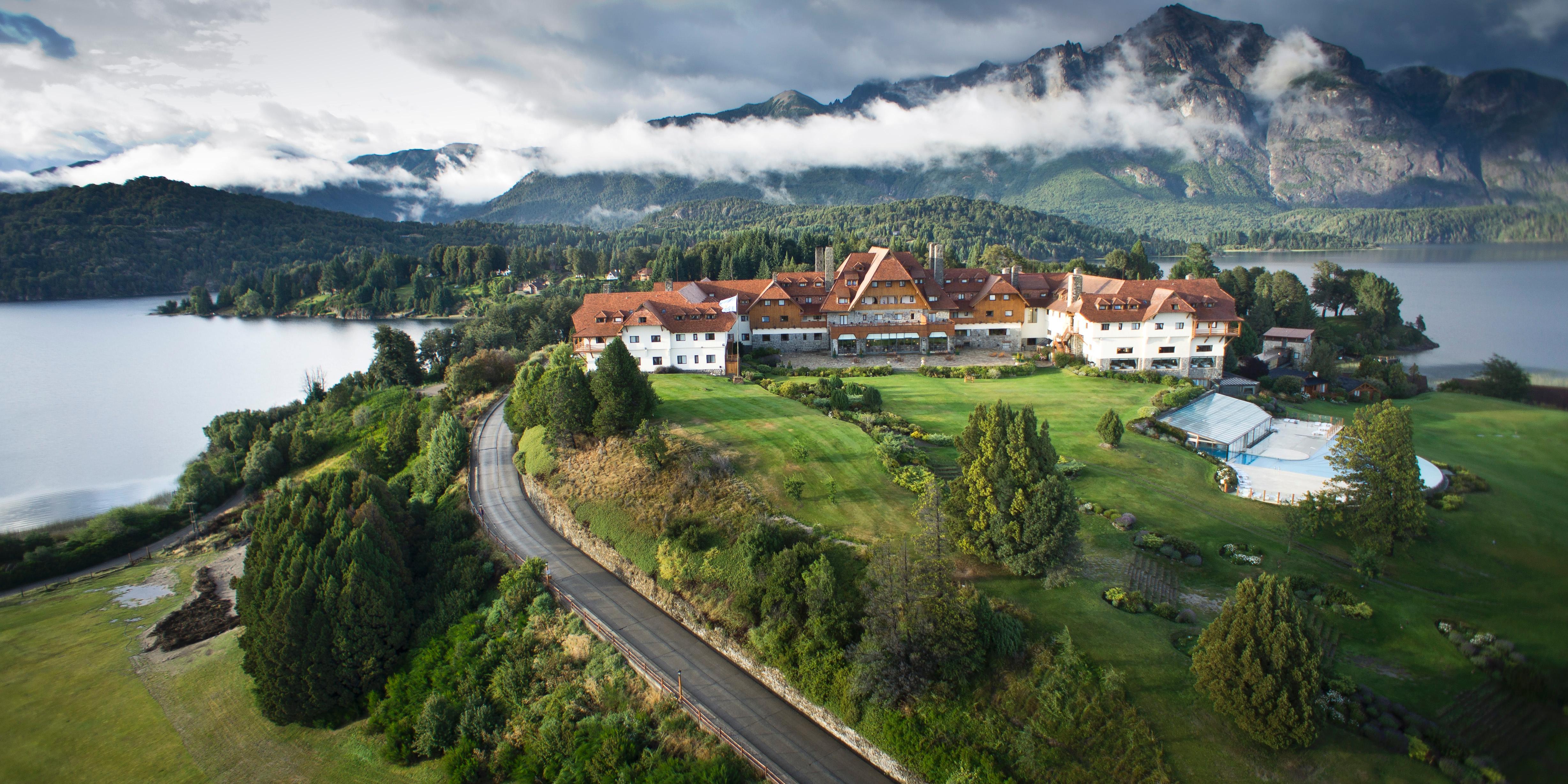 Llao Llao Resort, Golf-Spa San Carlos de Bariloche Exterior foto Aerial view of the school