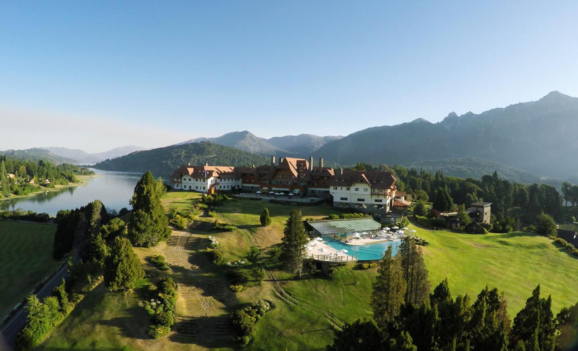 Llao Llao Resort, Golf-Spa San Carlos de Bariloche Exterior foto Aerial view of the hotel