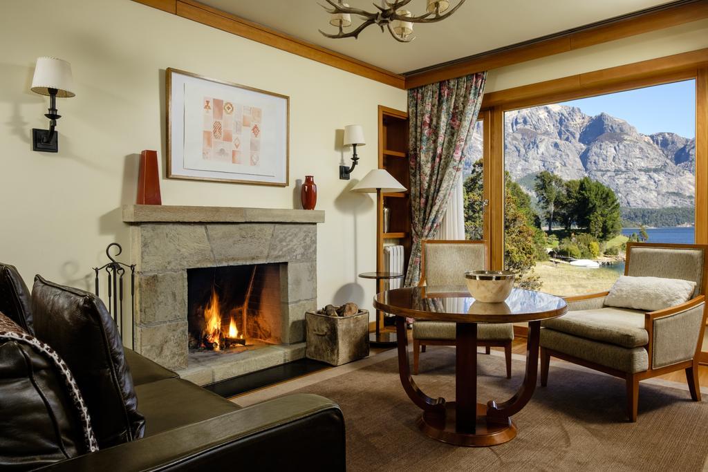 Llao Llao Resort, Golf-Spa San Carlos de Bariloche Exterior foto A living room at the Hotel de la Couronne
